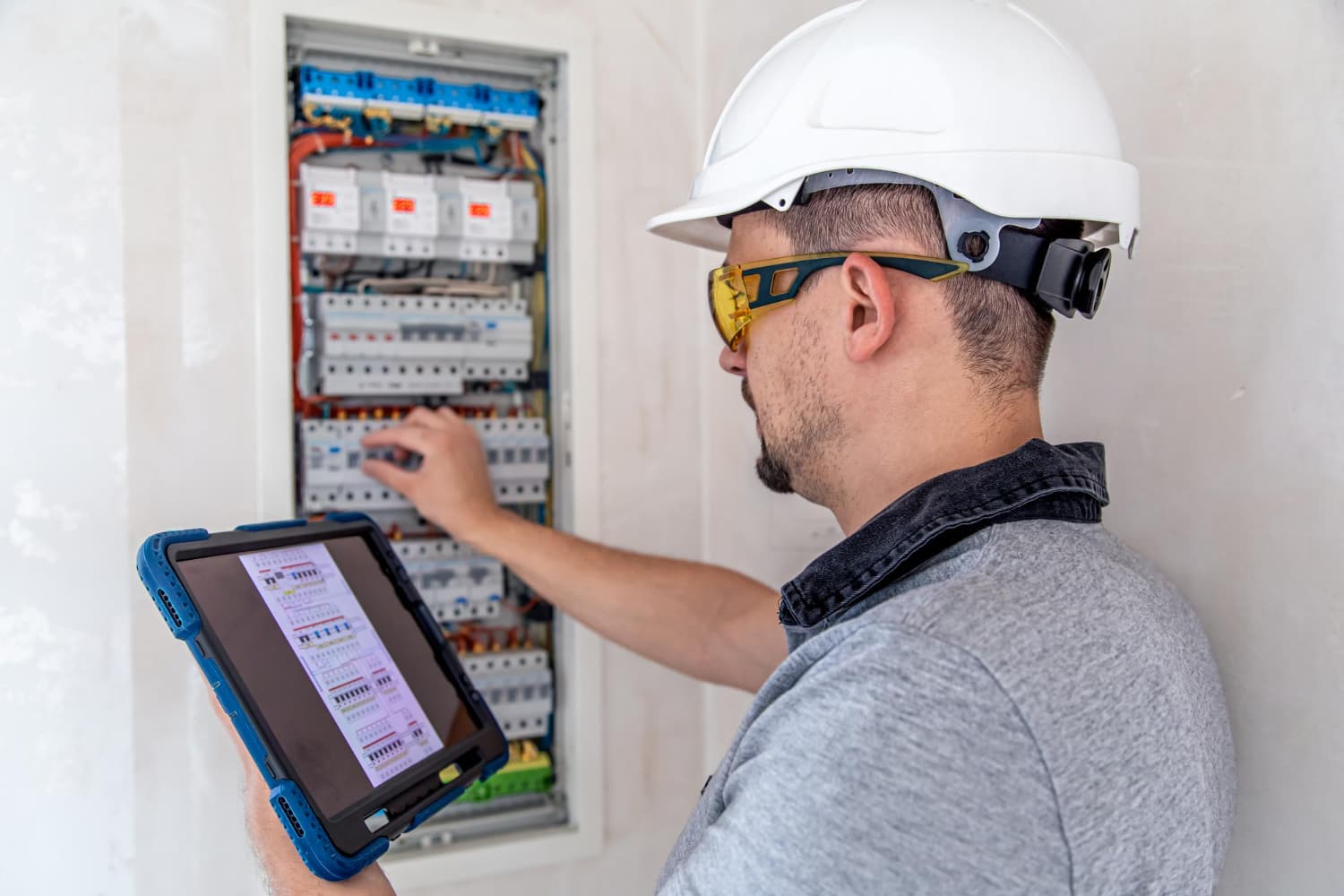Corso addetto ai lavori elettrici PES – PAV